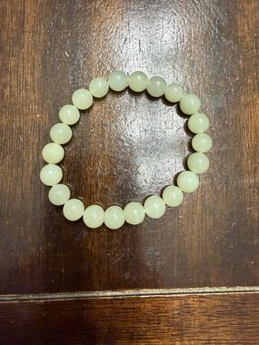 Pale Green Jadeite Beaded Stretch Bracelet - Women Jewelry